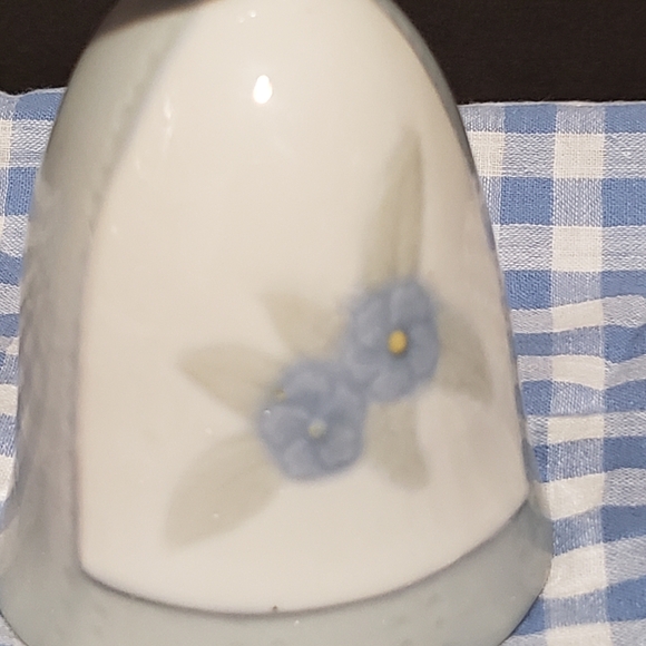 Vintage Lady Porcelain Decorative Bell Blue White 5.25" Tall - Picture 6 of 10